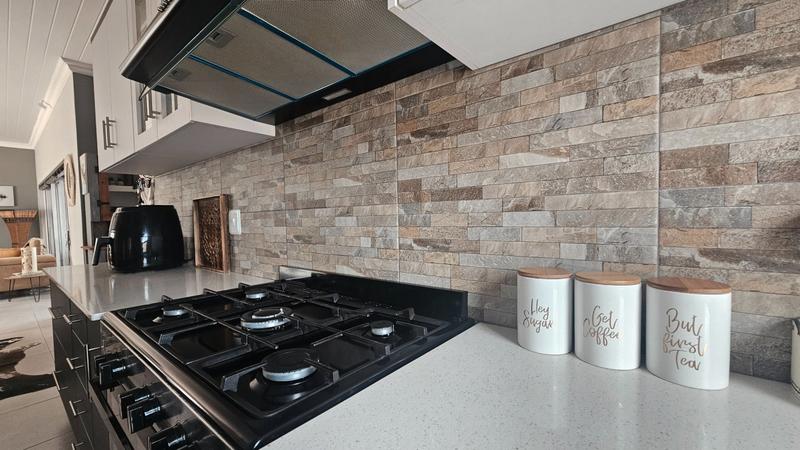 3 Bedroom Property for Sale in Island View Western Cape